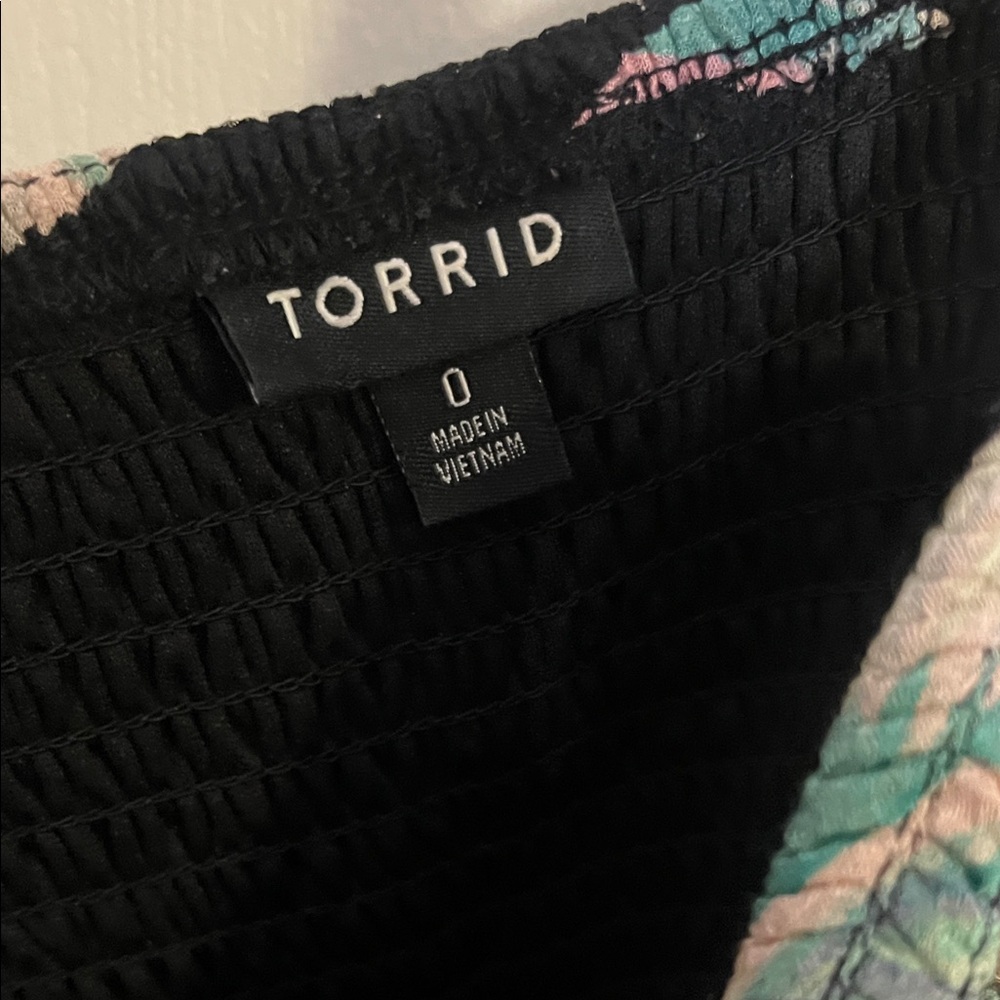 Torrid Black and Green Leaf Print Midi Dress - Picture 3 of 9